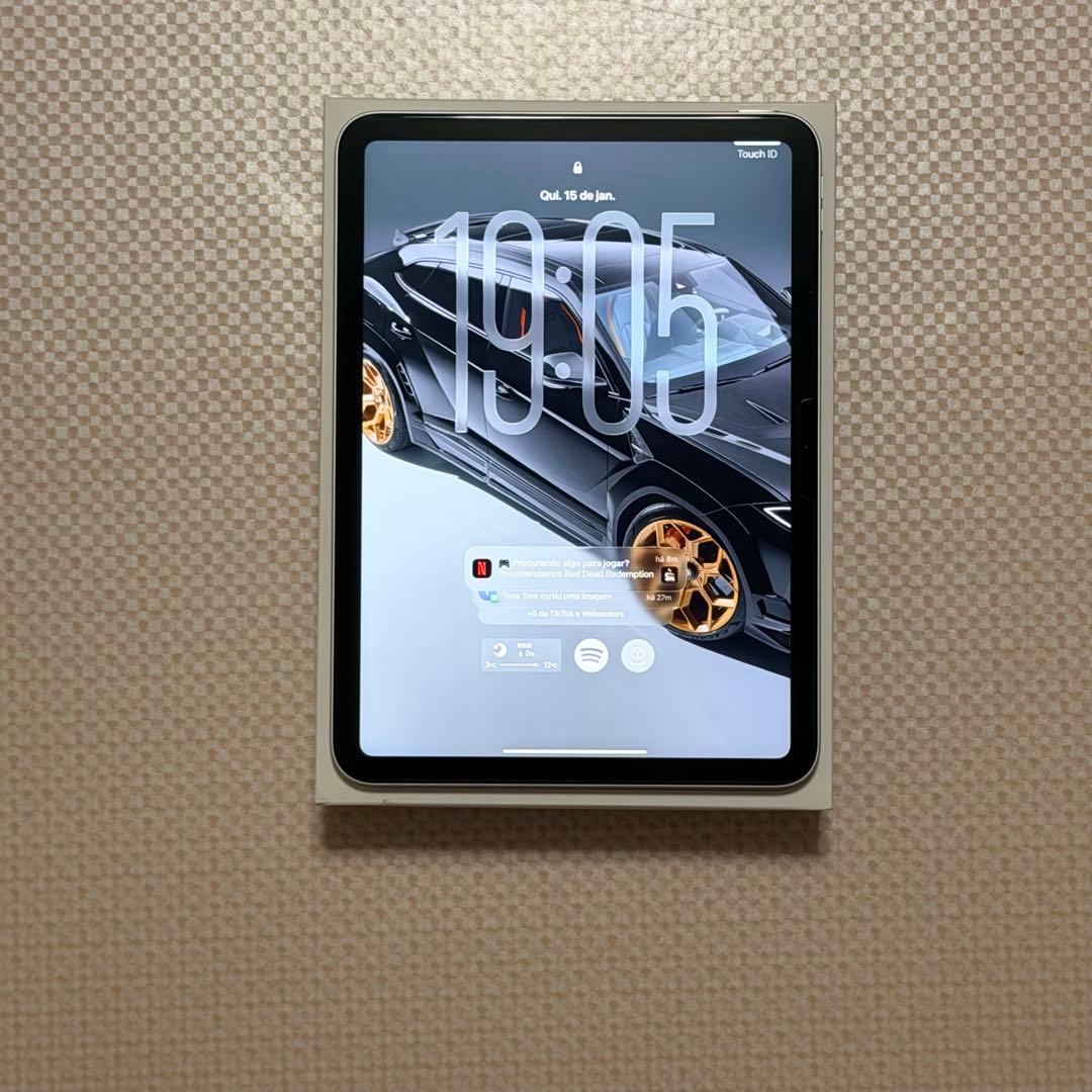 Apple iPad A16 (第11世代) シルバー 本体