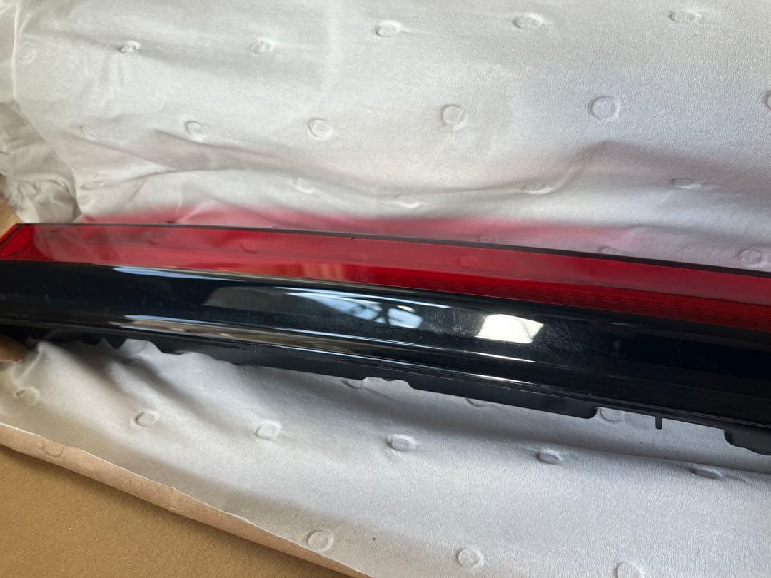 ノートオーラ　リヤコンビネーションランプ 赤 左右セット