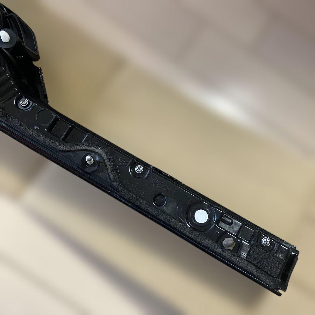 ノートオーラ　リヤコンビネーションランプ 赤 左右セット