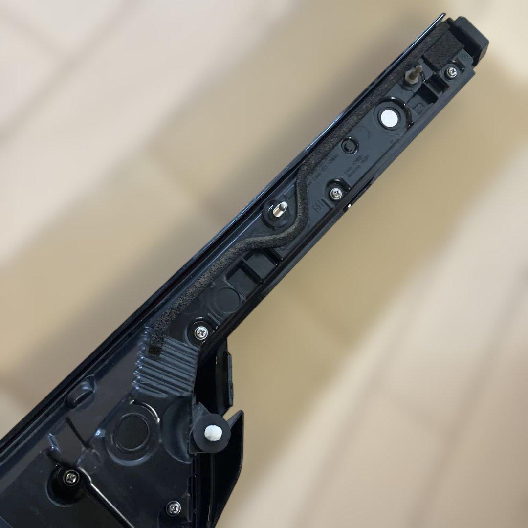 ノートオーラ　リヤコンビネーションランプ 赤 左右セット