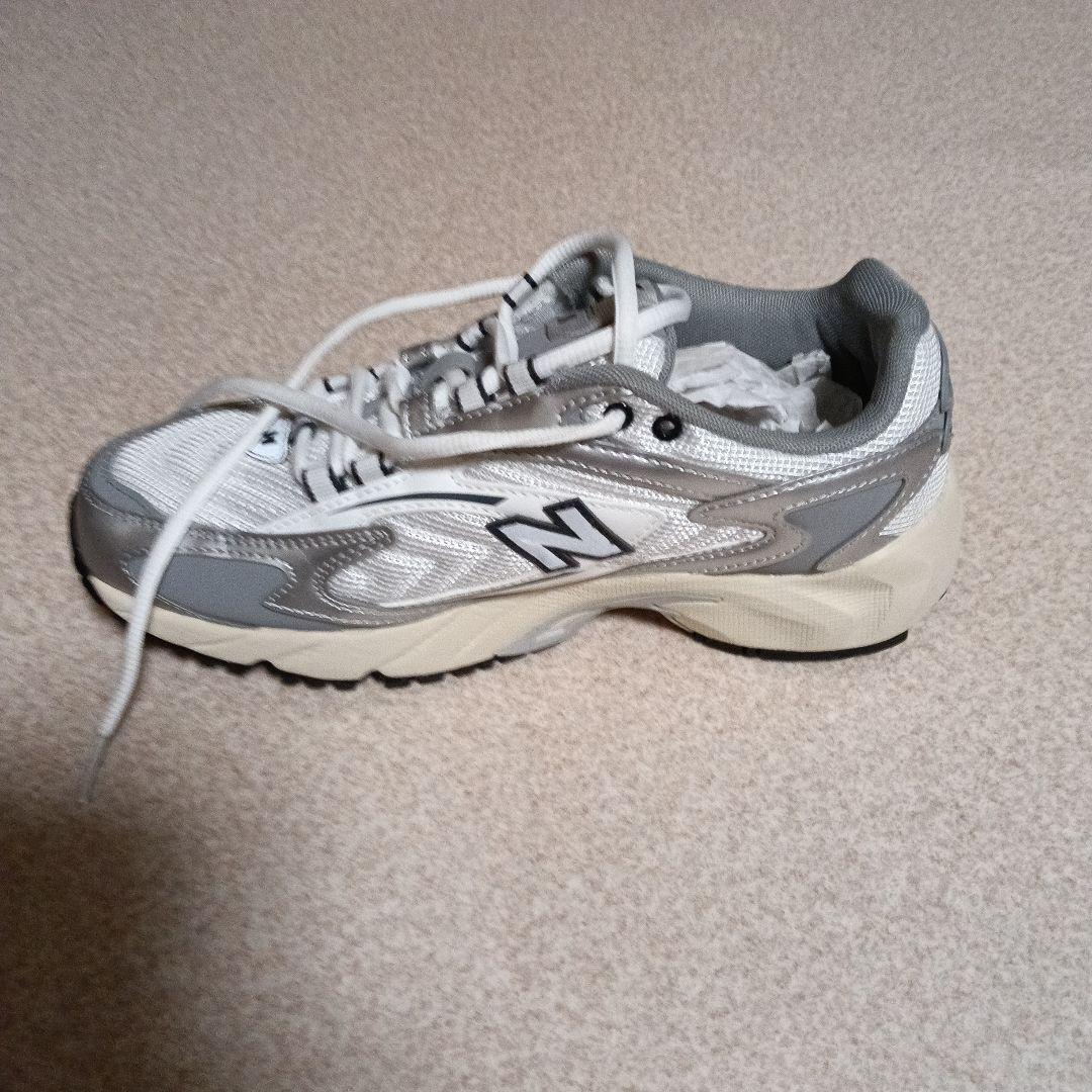 ニューバランスシュ−ズ　ML725c　サイズ24.5