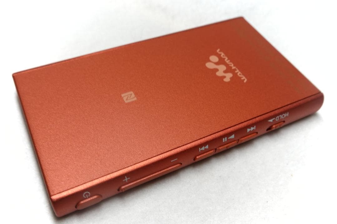 美品 ウォークマンNW-A46 トワイライトレッド　ハイレゾ/ノイキャンイヤホン