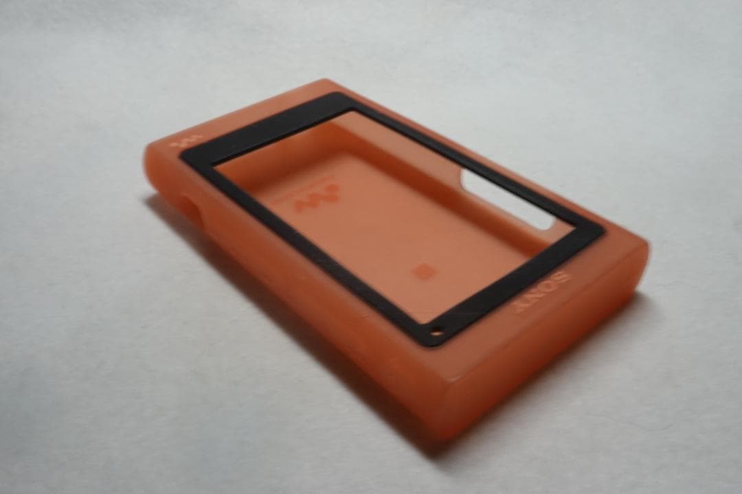 美品 ウォークマンNW-A46 トワイライトレッド　ハイレゾ/ノイキャンイヤホン