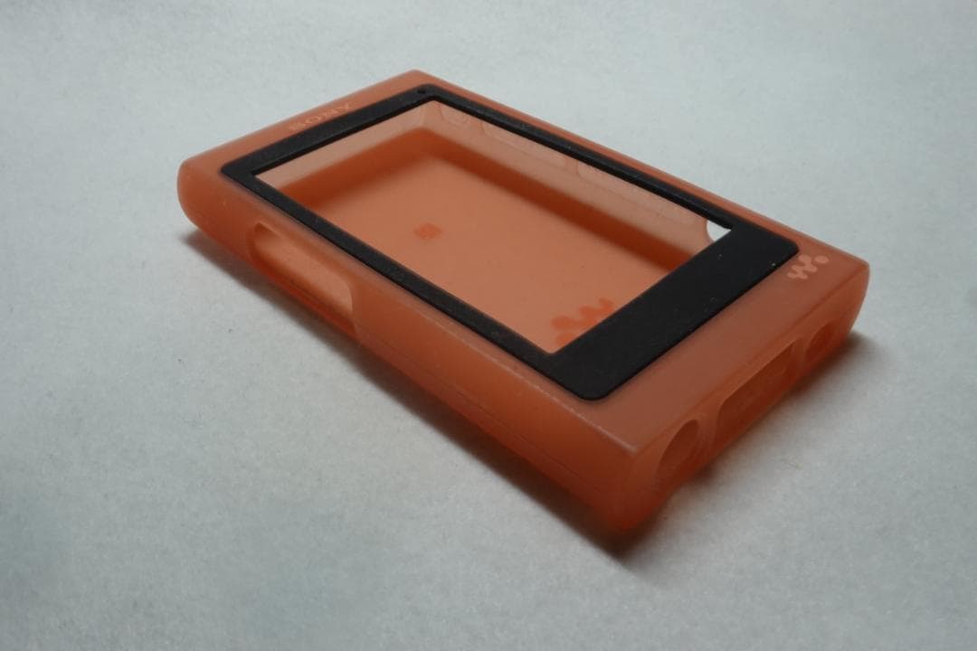 美品 ウォークマンNW-A46 トワイライトレッド　ハイレゾ/ノイキャンイヤホン