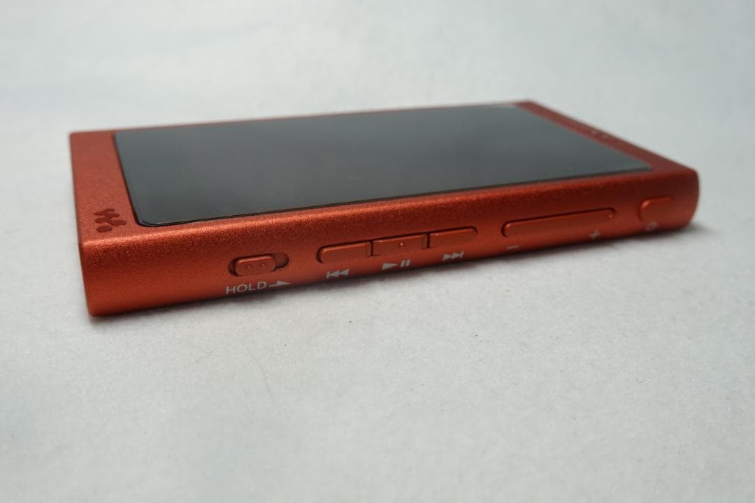 美品 ウォークマンNW-A46 トワイライトレッド　ハイレゾ/ノイキャンイヤホン