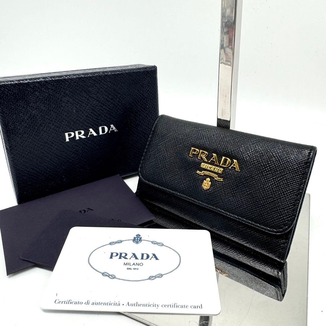 【極美品・付属品完備✨】プラダ キーケース サフィアーノレザー 黒 1PG222