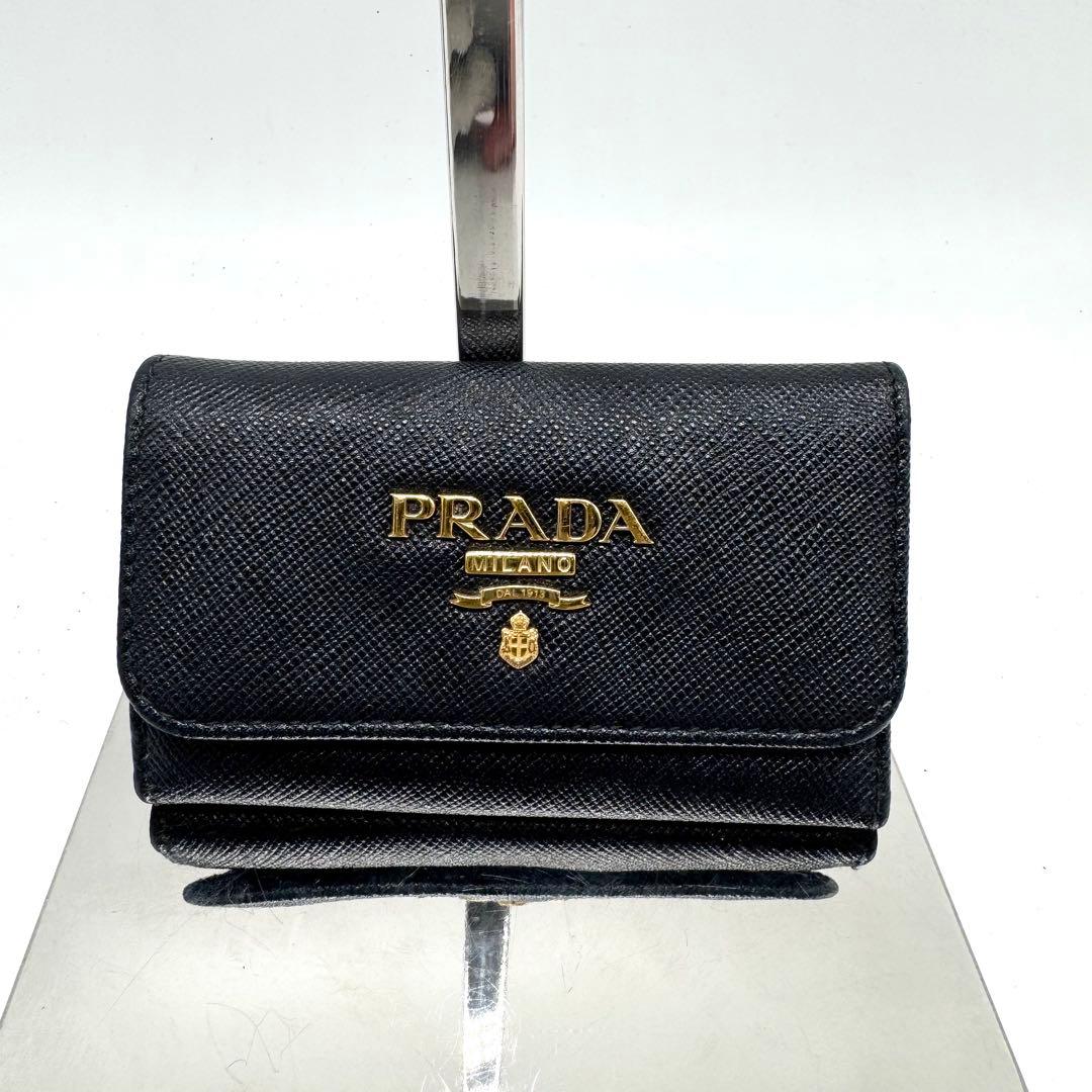 【極美品・付属品完備✨】プラダ キーケース サフィアーノレザー 黒 1PG222