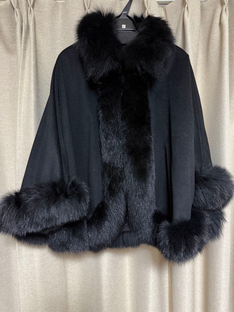 SAGA FURS カシミヤ100%　ブルーフォックス　ポンチョ