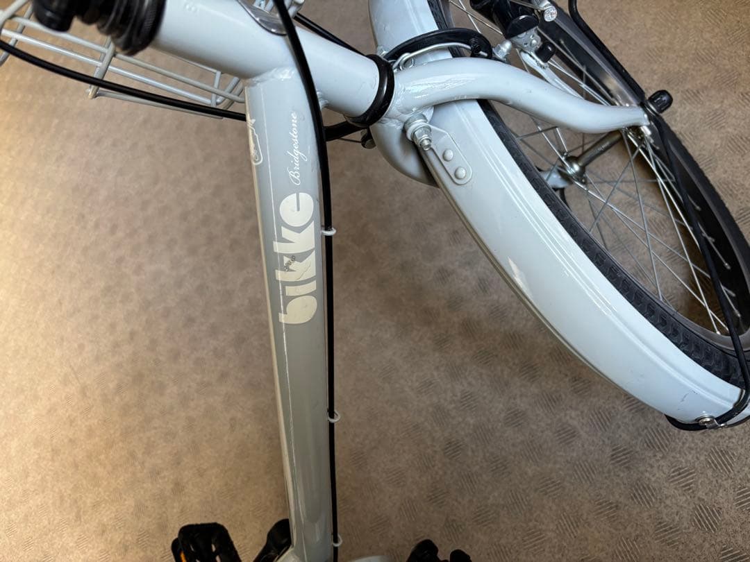 ビッケ bikke 子供用自転車 ブルーグレー 22インチ　ヘルメット付き