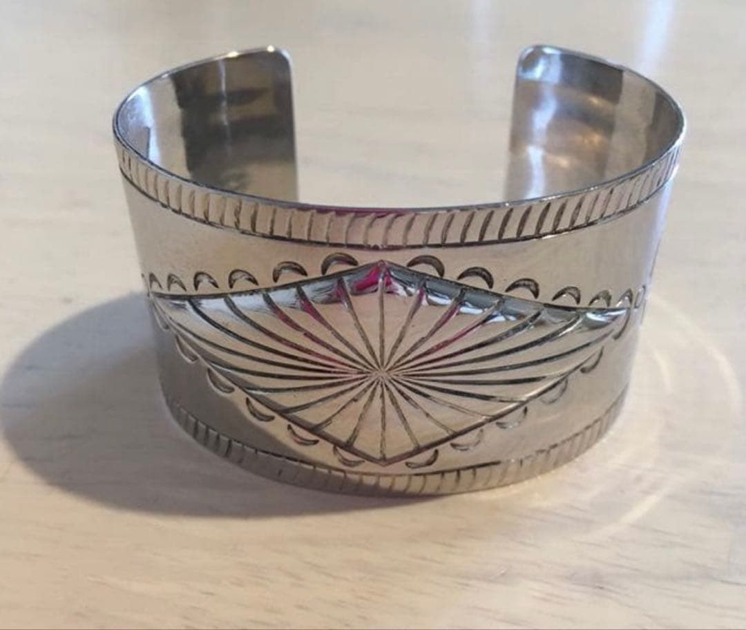 ★ベル社製 インディアンジュエリー バングル ニッケルシルバー★