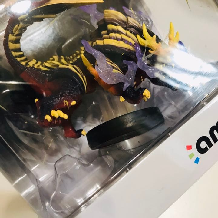 新品ですが訳あり品　アミーボ amiibo モンスターハンター　3体セット