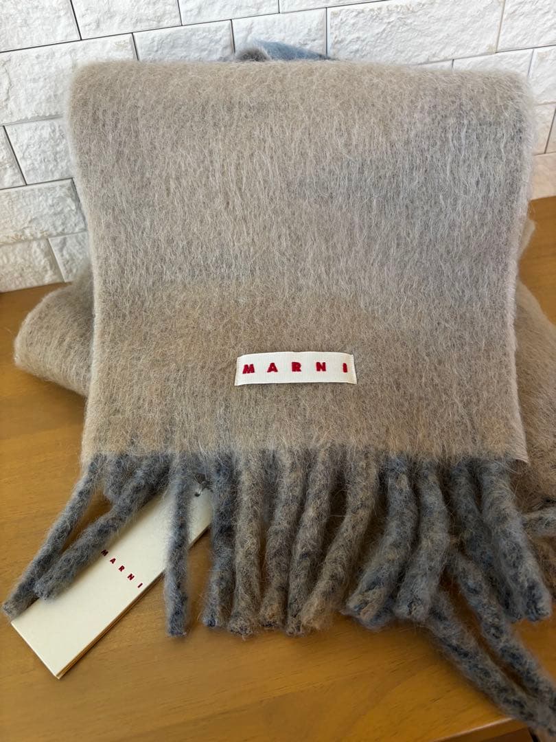 新品MARNI ストライプ ロゴ マフラー