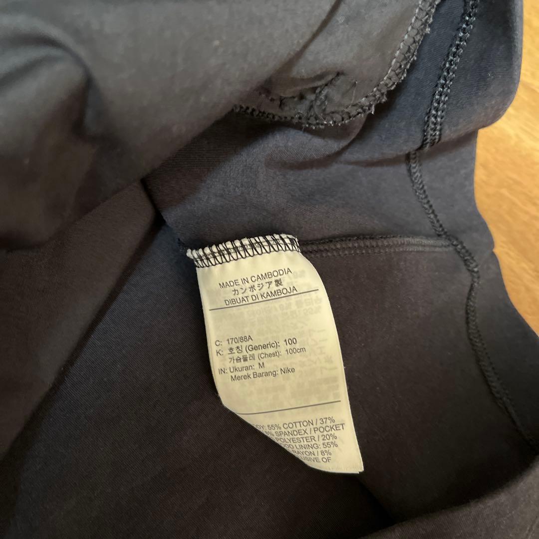 リバプール　ナイキ　パーカー