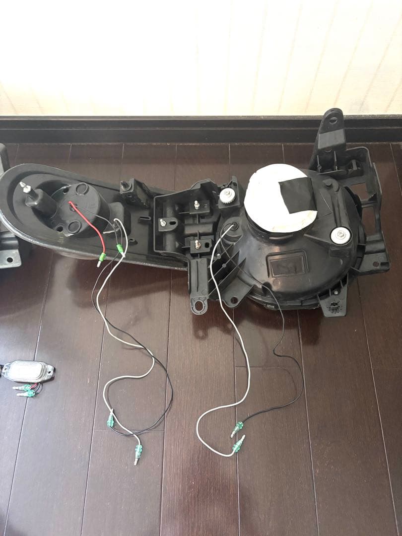 トヨタ FJクルーザー LEDウィンカー・ポジションランプ／正面左側点灯不良あり