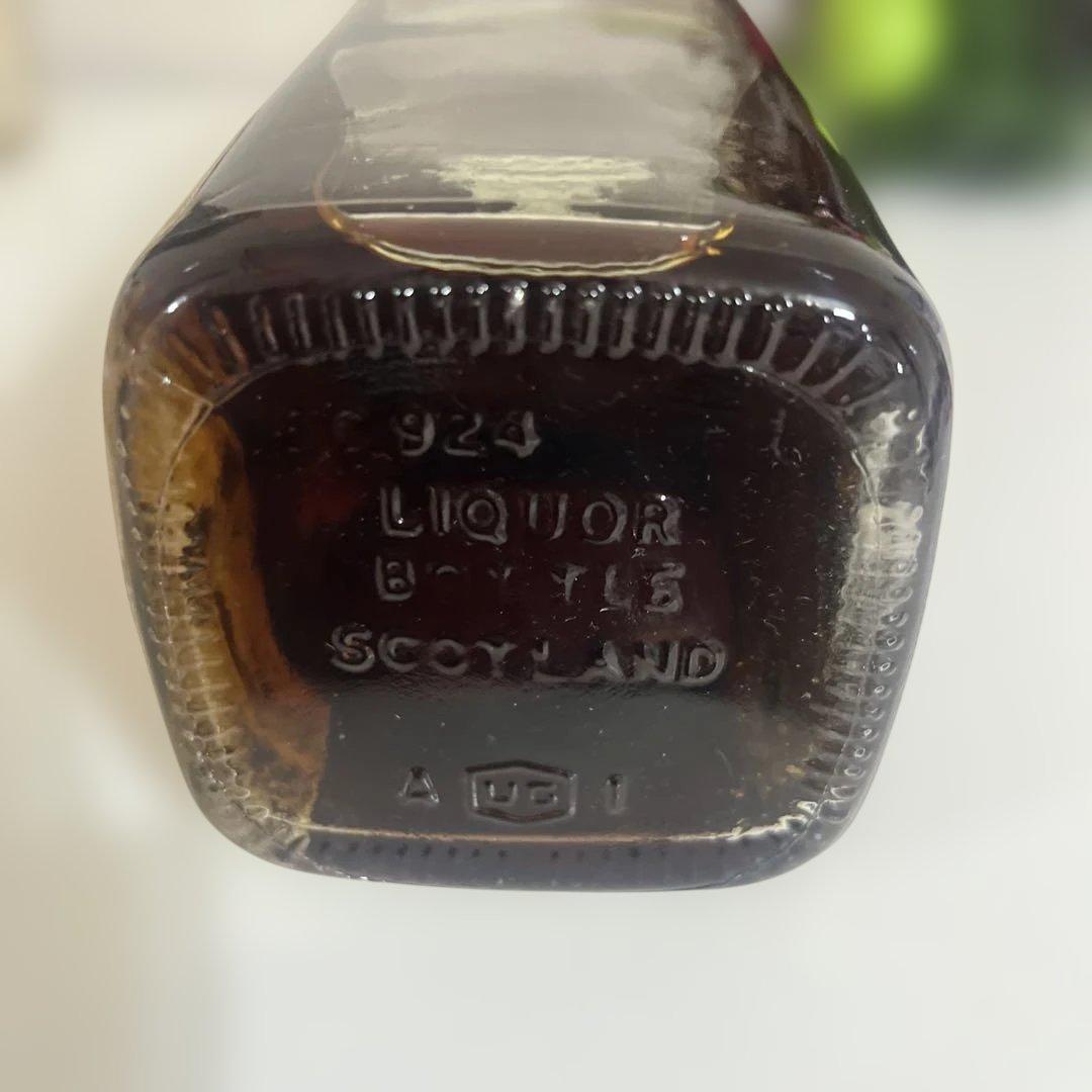 【未開封】ジョニーウォーカー ブラックラベル 金キャップ 白紋章 1L 古酒