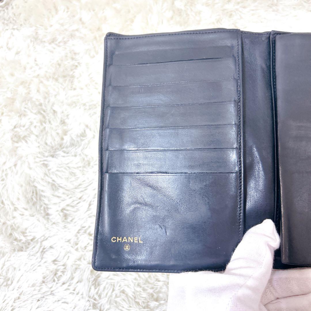 CHANEL ココマーク　ロゴエンボス レザー　長財布　がま口　ゴールド　黒