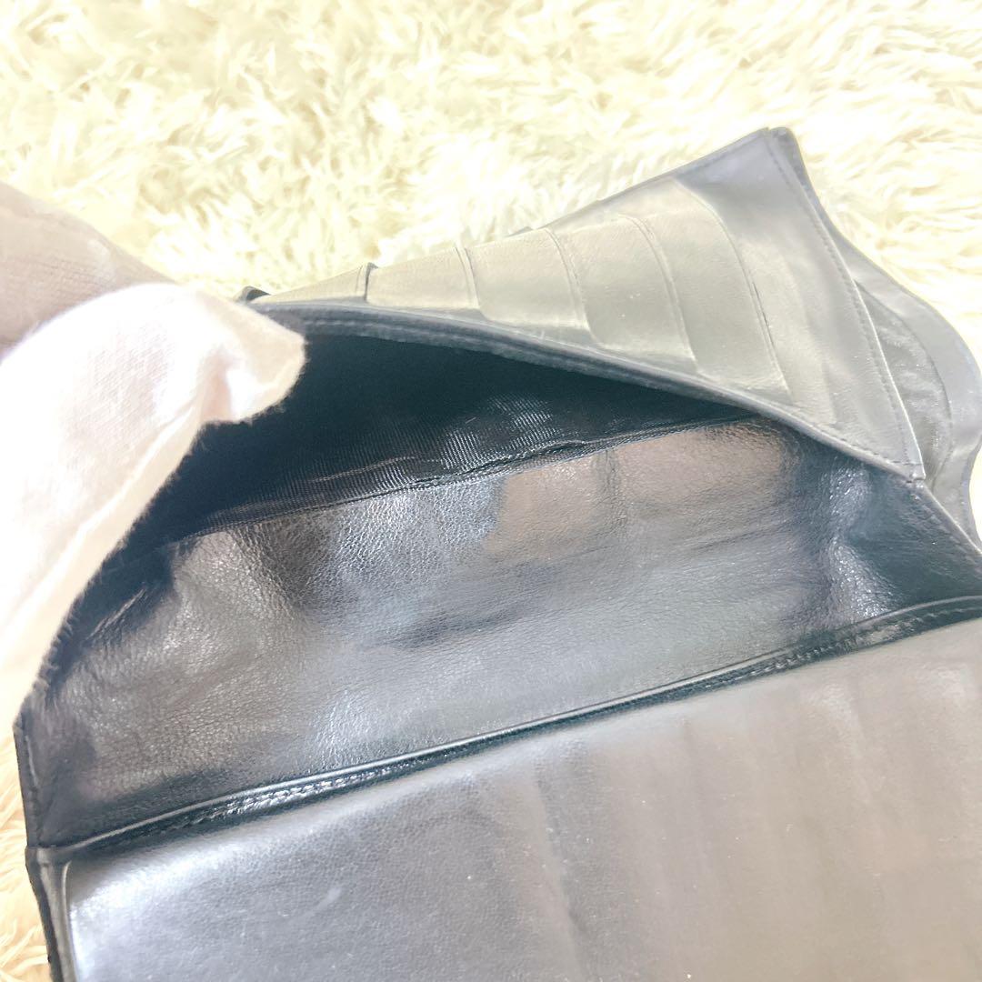 CHANEL ココマーク　ロゴエンボス レザー　長財布　がま口　ゴールド　黒