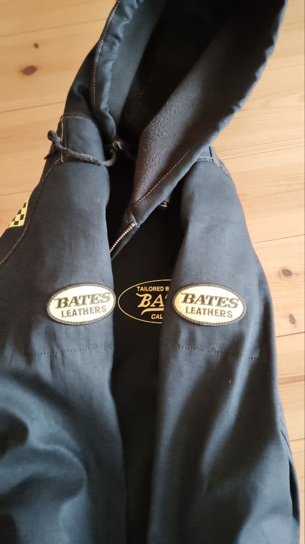 BATES フード付きジャケット