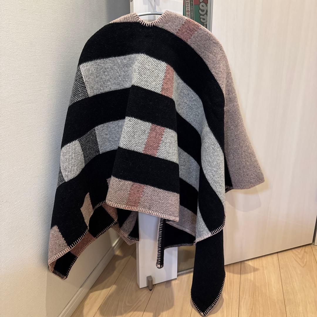 新品同様　BURBERRY バーバリープローサムポンチョ　定番　ポンチョ　ケープ