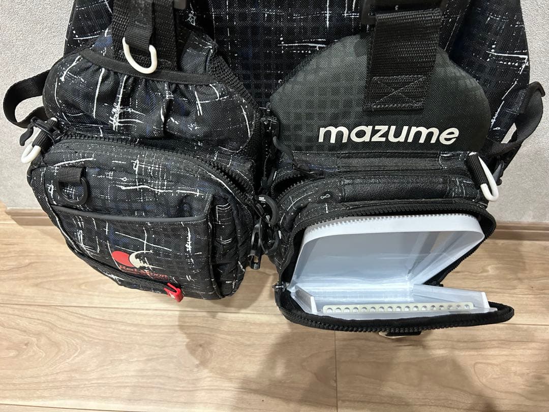 mazume Red Moon 16TH ライフジャケット