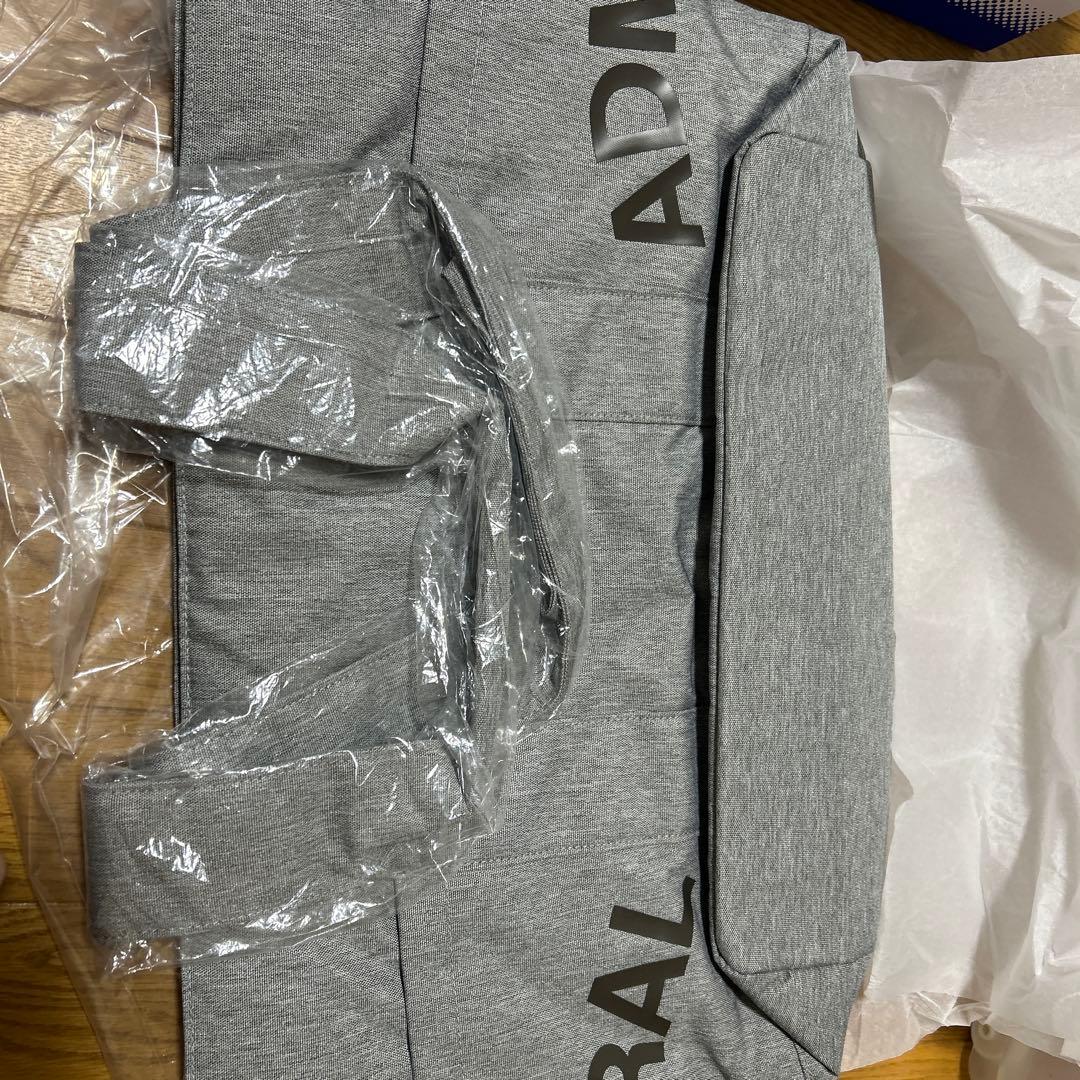 ADMRALグレーテニスゴルフサイドアーチロゴビッグトートバッグATMZ508