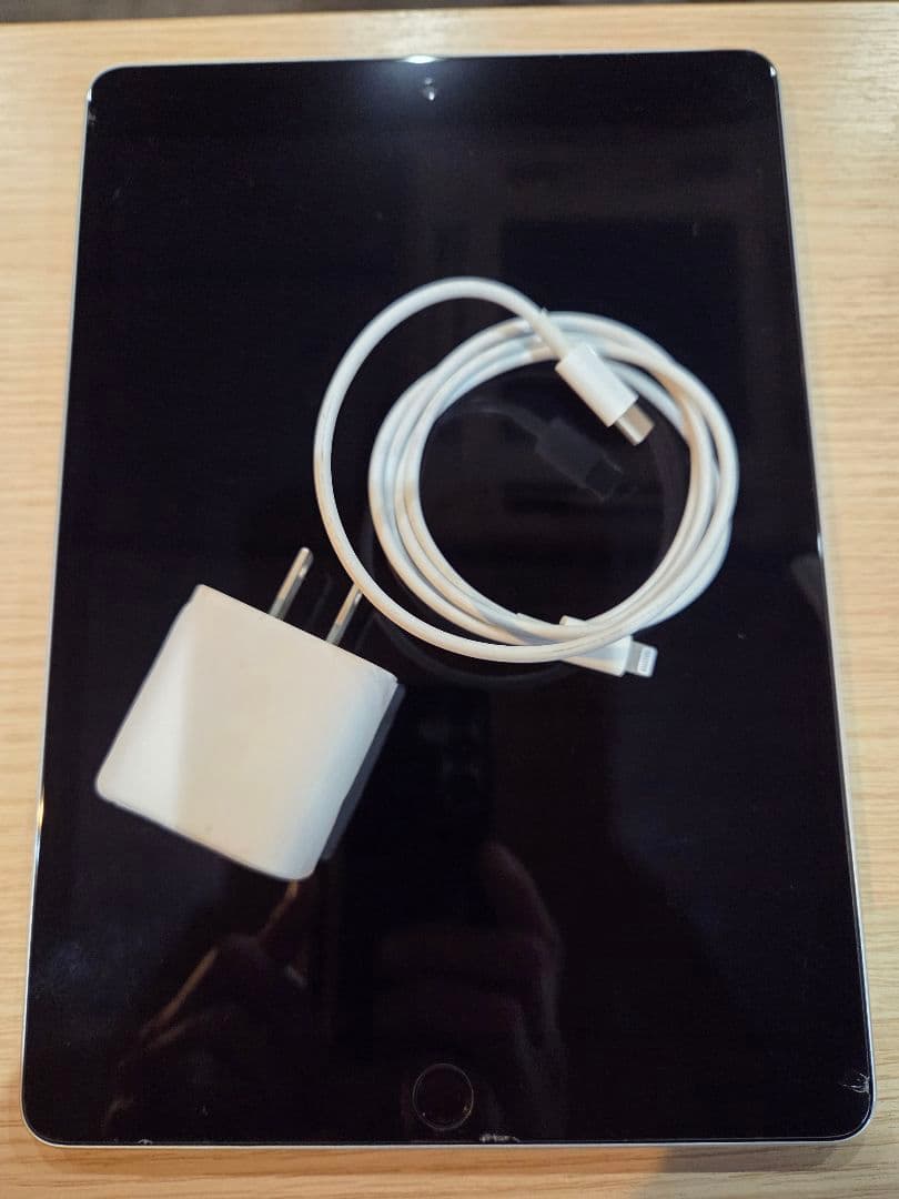 iPad 9世代本体 シルバー純正充電器付き