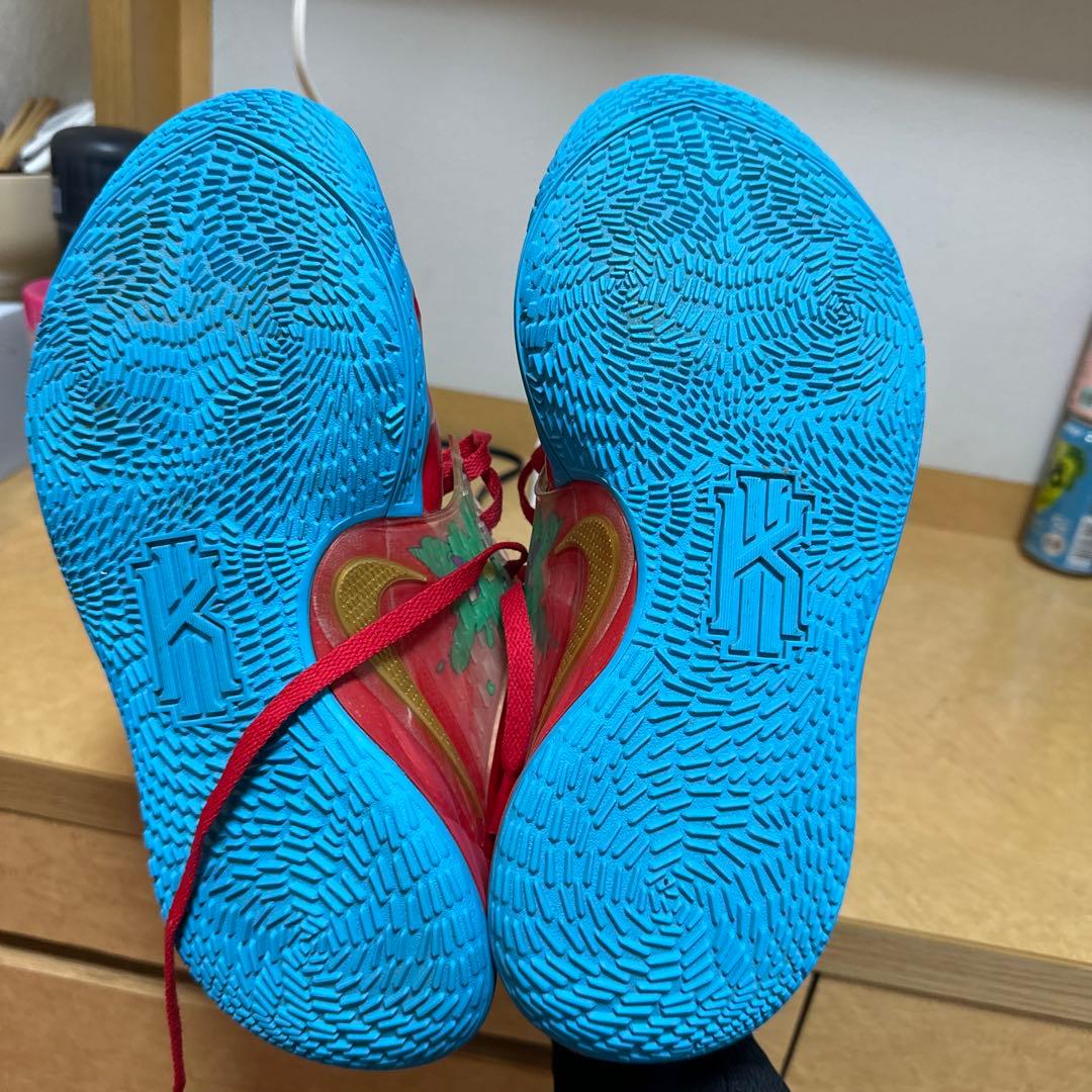 カイリー3 スポンジボブコラボ