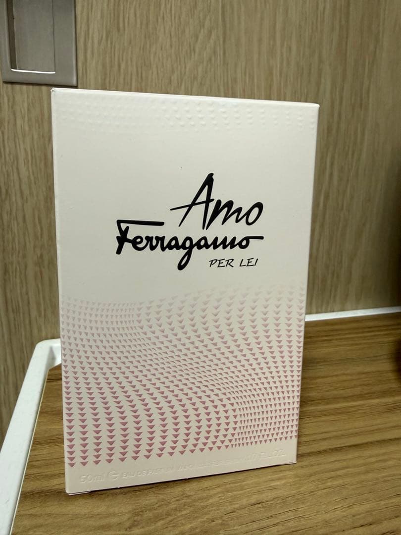 フェラガモアモ　パーレイ　香水　オーデパルファム