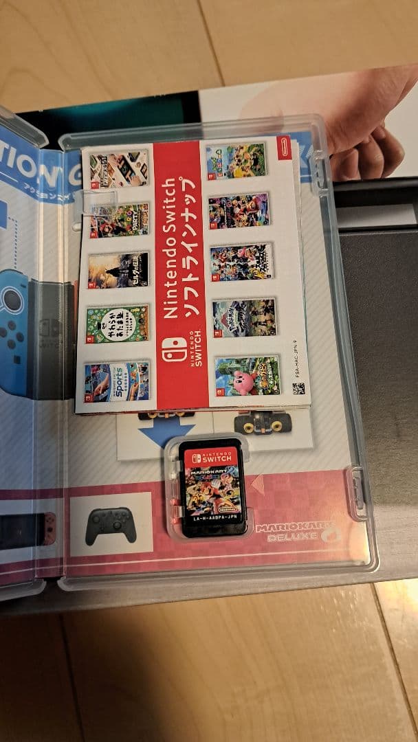 【中古】Nintendo Switch 本体 赤 Joy-Conマリカー8付き