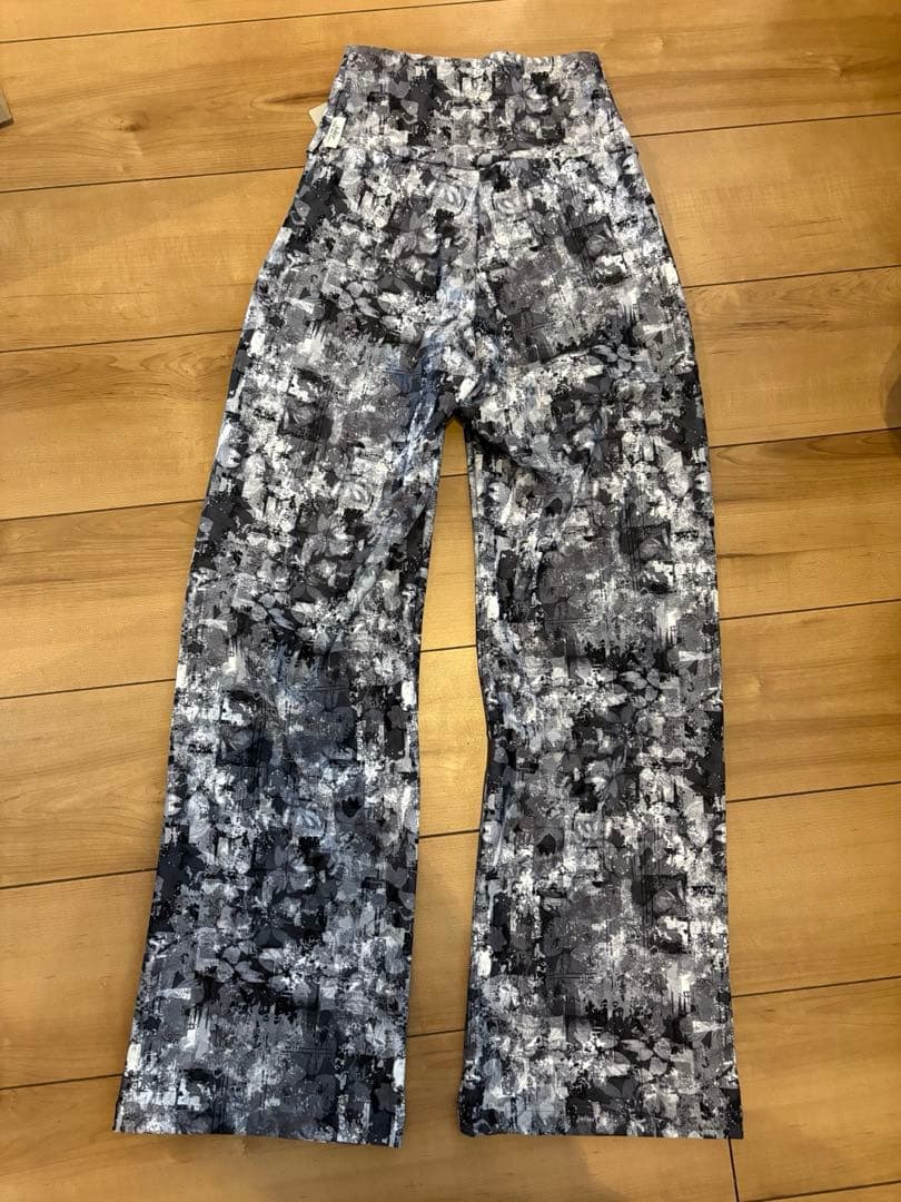 (新品)Julier sand flowerプリントフレアレギンス