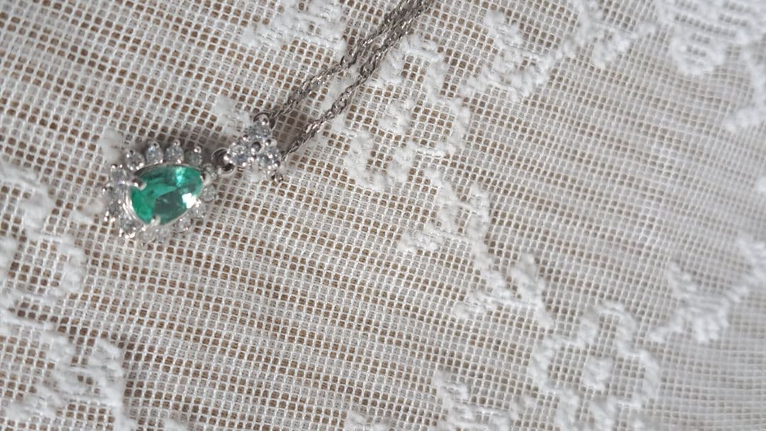 Ptエメラルドダイヤプチネックレス