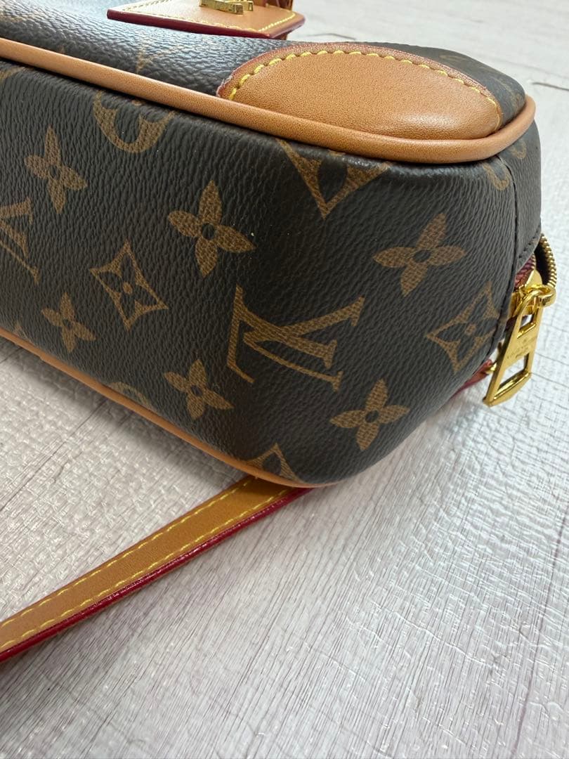 並行輸入品　ショルダーバック