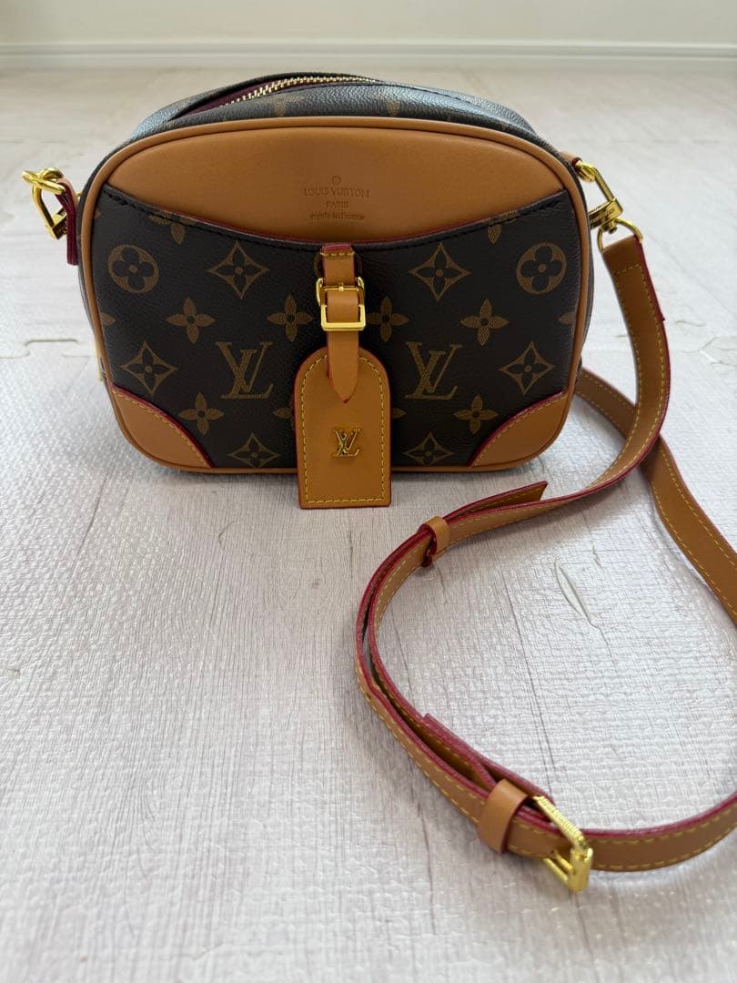 並行輸入品　ショルダーバック