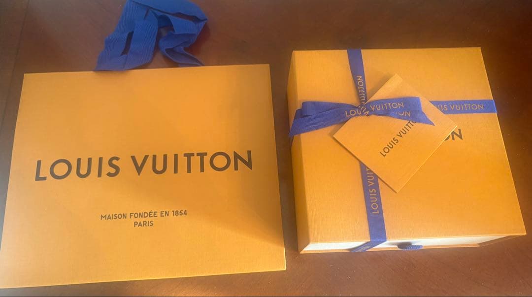 ルイヴィトン　村上隆 LVxTM バッグチャーム・ホライゾン エアポッド ケース