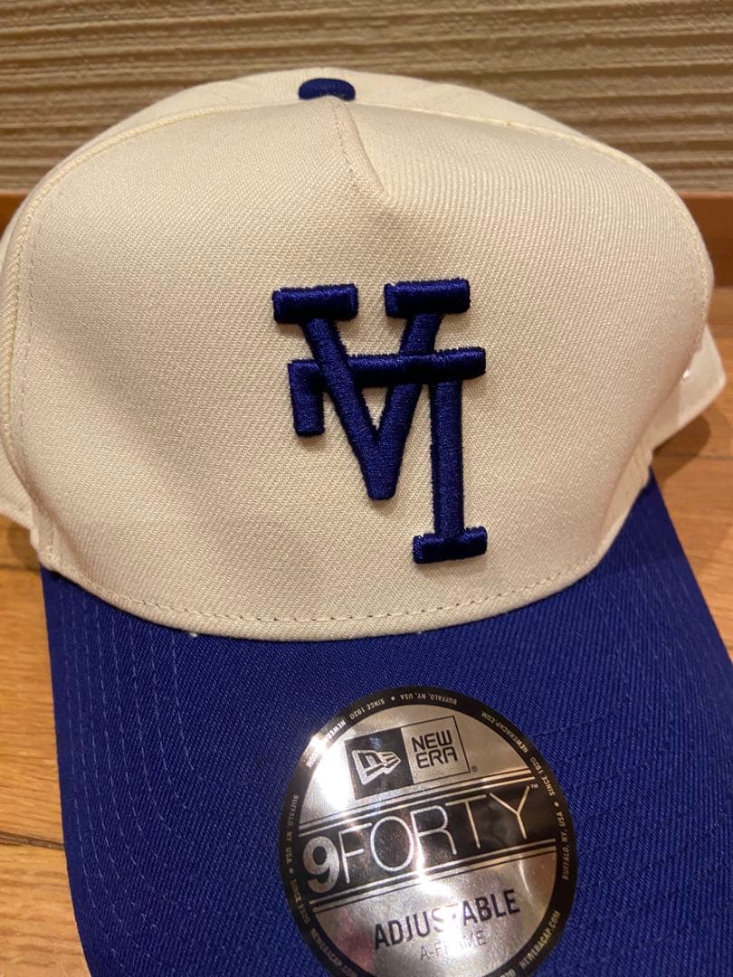 ニューエラ　ロサンゼルスドジャース　LA 逆ロゴ ブルー　オフホワイト