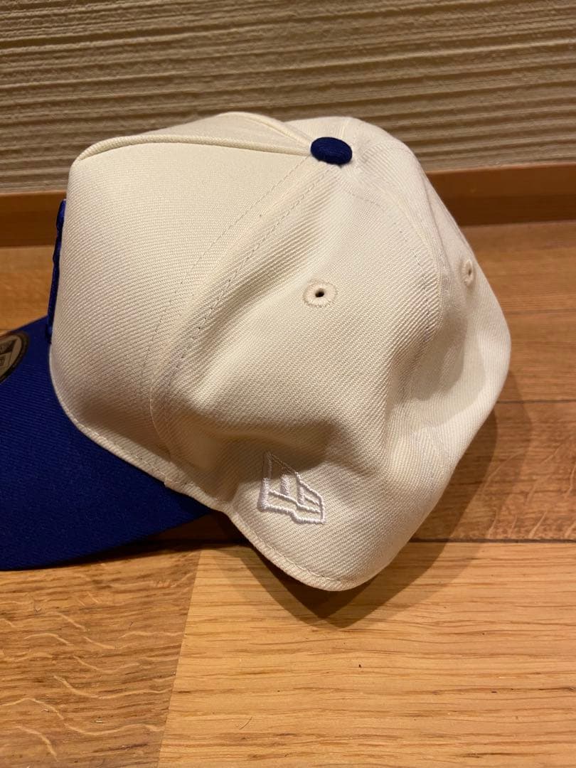 ニューエラ　ロサンゼルスドジャース　LA 逆ロゴ ブルー　オフホワイト
