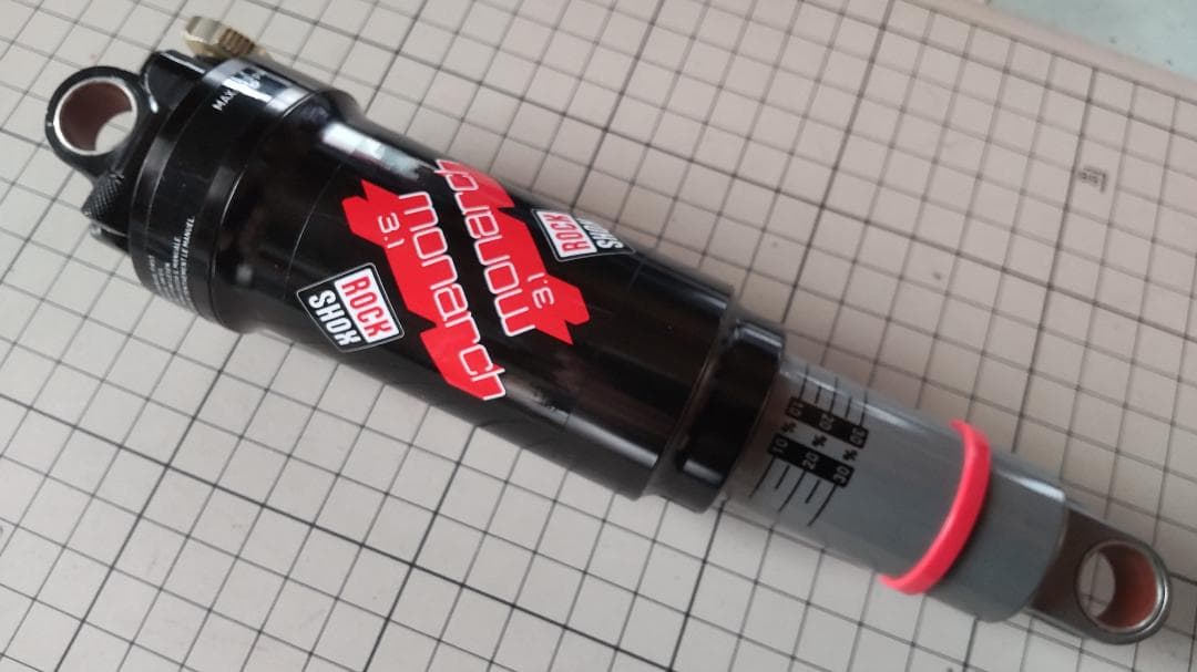 自転車のサスペンション モナークモデル