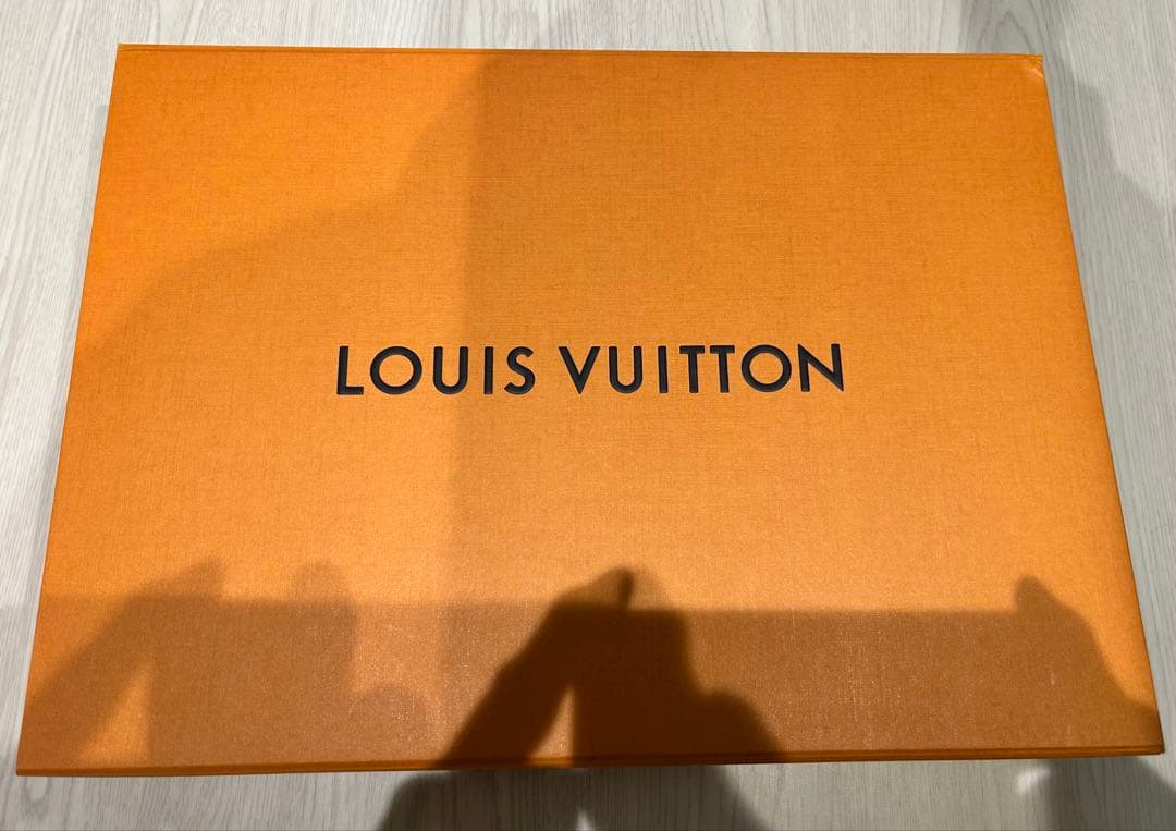 ルイヴィトン ウール シルク モノグラム ロゴマニア エシャルプ マフラー