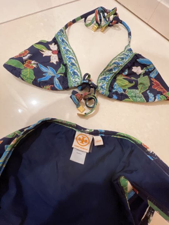 Tory burch トリーバーチ　水着 ビキニ 花柄。極美品