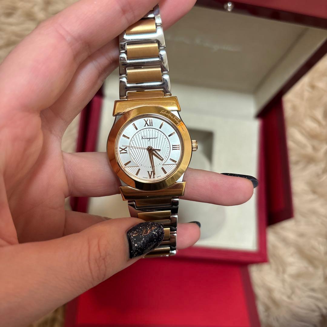 専用Ferragamo サルヴァトーレフェラガモ 腕時計VEGA