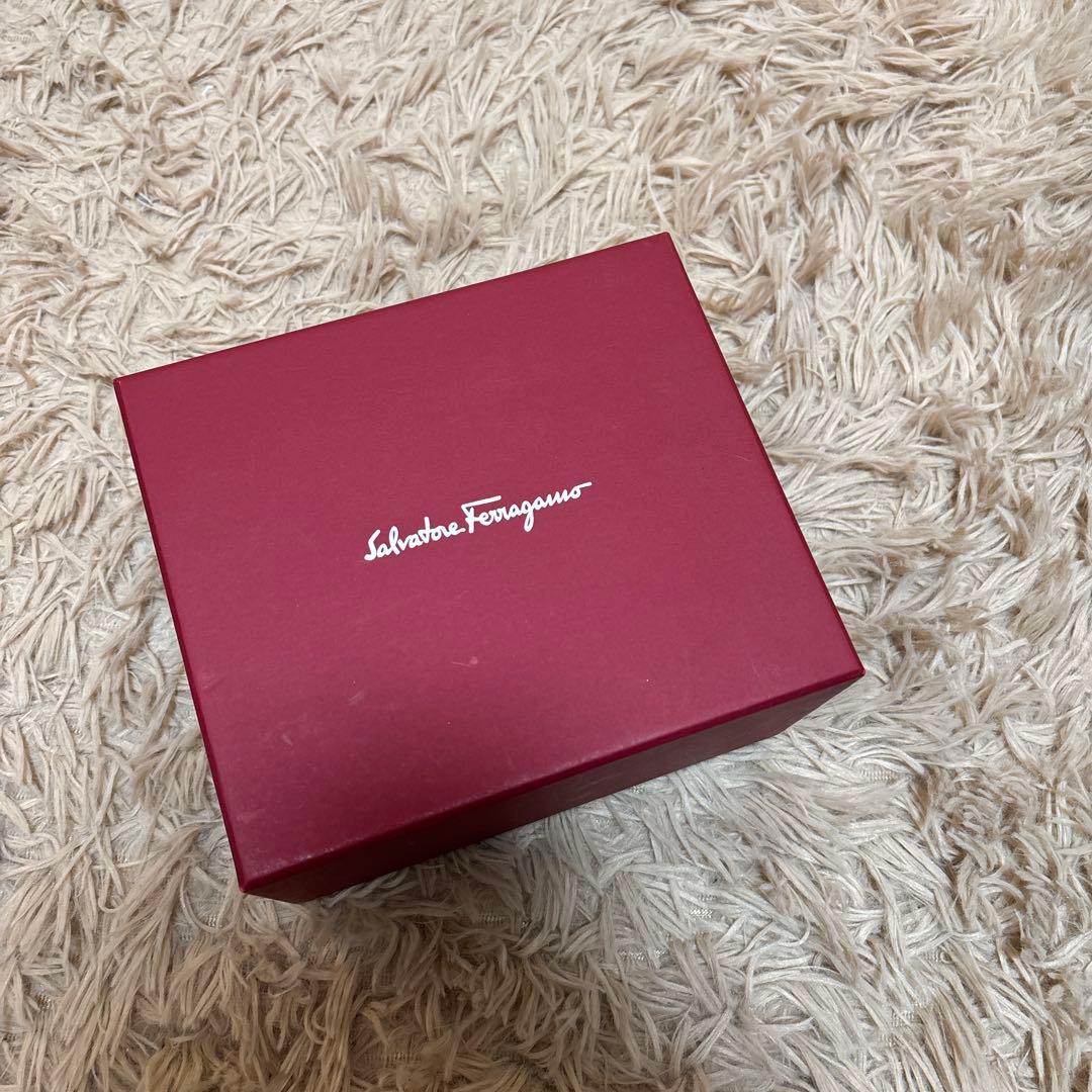 専用Ferragamo サルヴァトーレフェラガモ 腕時計VEGA