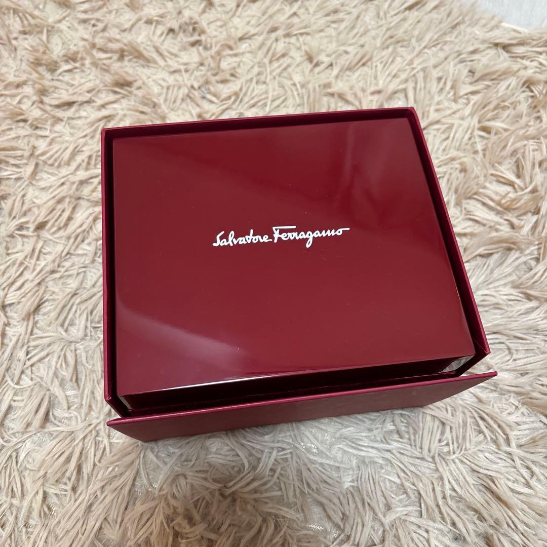 専用Ferragamo サルヴァトーレフェラガモ 腕時計VEGA