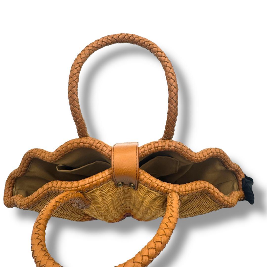 美品　シビラ　シェルバッグ　かごバッグ　レザー　本革　ブラウン　編み込み