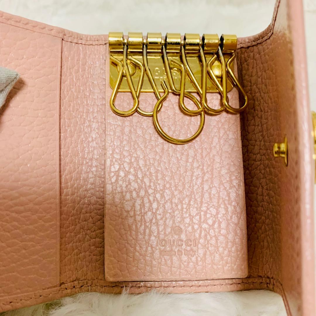 のやGUCCI グッチ GGマーモント レザー 6連 キーケース ピンク系