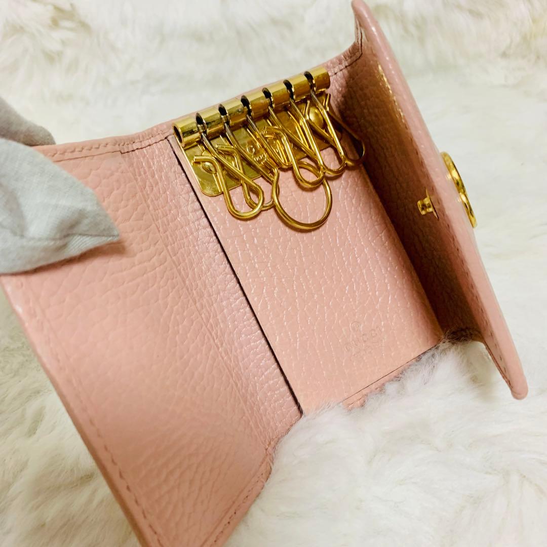 のやGUCCI グッチ GGマーモント レザー 6連 キーケース ピンク系