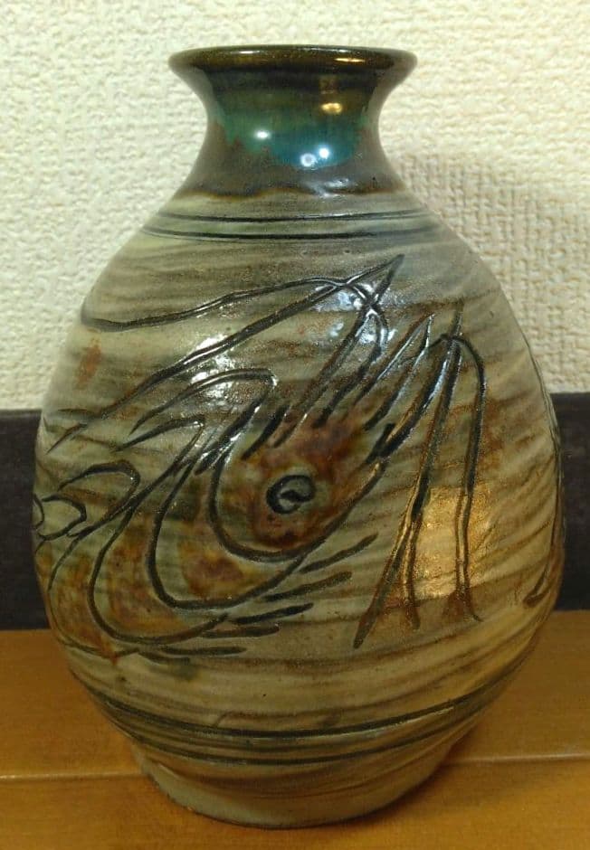 人間国宝 金城次郎 壷屋焼花瓶 栞 共箱 美品 壺屋焼 笑魚海老紋花瓶 やちむん