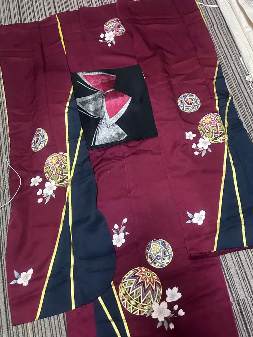 振袖 ワインレッドと黒