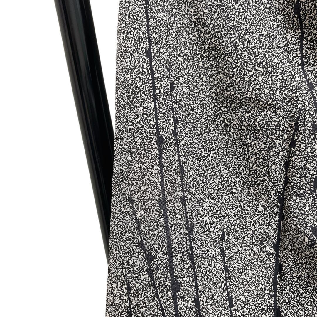 川村久太郎　付け下げ　作家もの　モノトーン　蕾　モード　着物　114b d ms