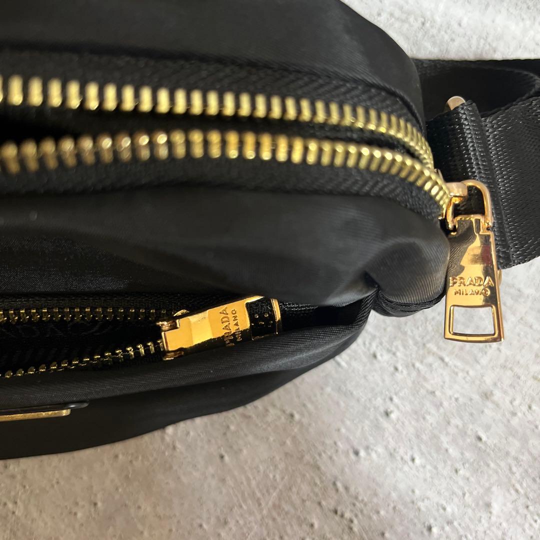 PRADA ブラック ナイロン ショルダーバッグ　本日お値引き価格