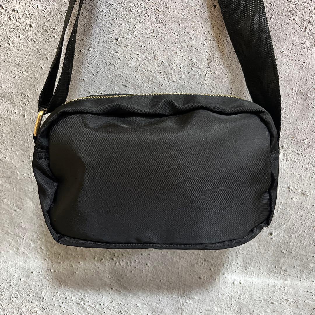PRADA ブラック ナイロン ショルダーバッグ　本日お値引き価格